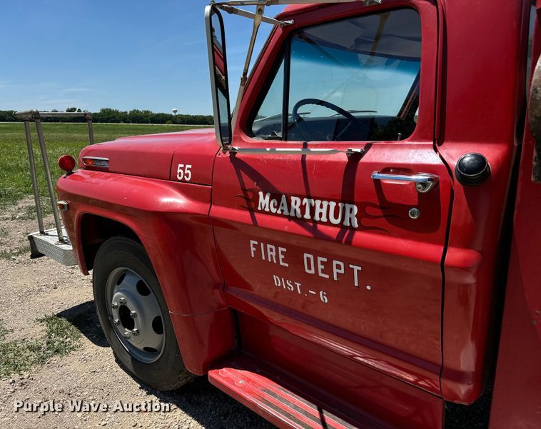 image for item NL9975 1972 Ford F600 pumper fire truck