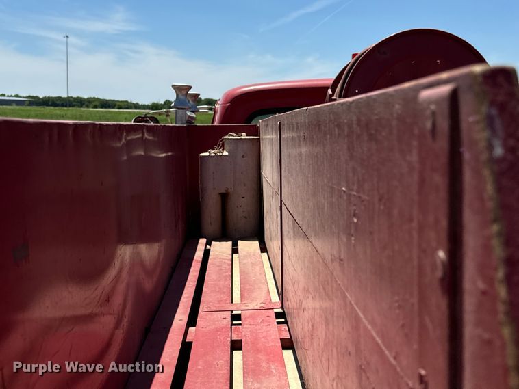 image for item NL9975 1972 Ford F600 pumper fire truck