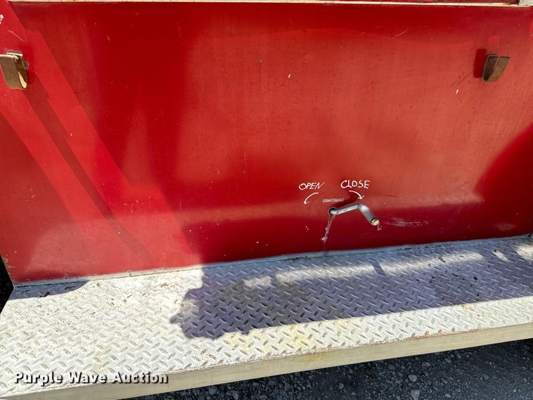 image for item NL9975 1972 Ford F600 pumper fire truck