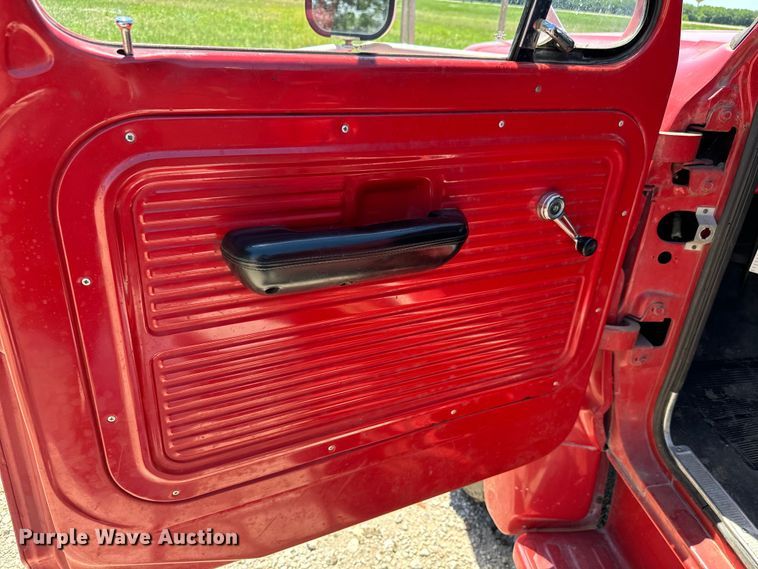 image for item NL9975 1972 Ford F600 pumper fire truck