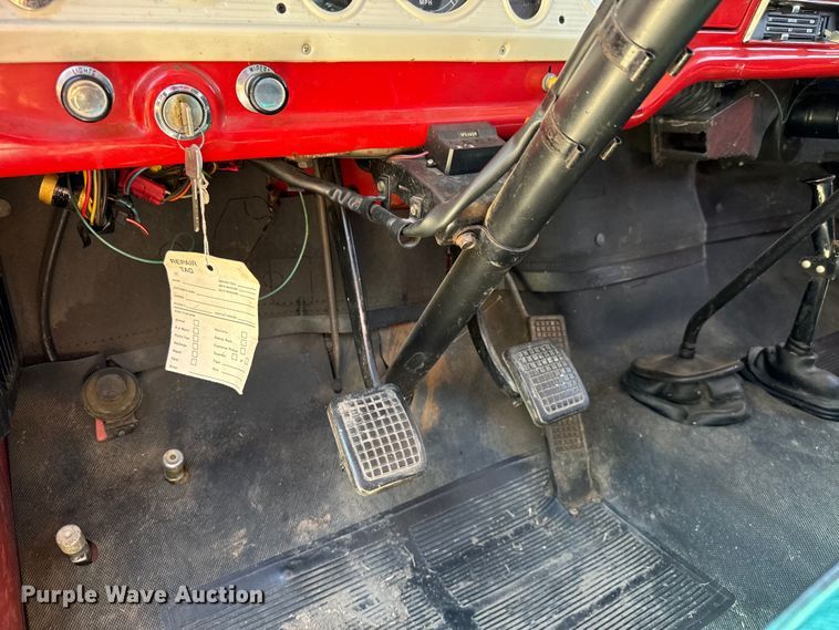 image for item NL9975 1972 Ford F600 pumper fire truck