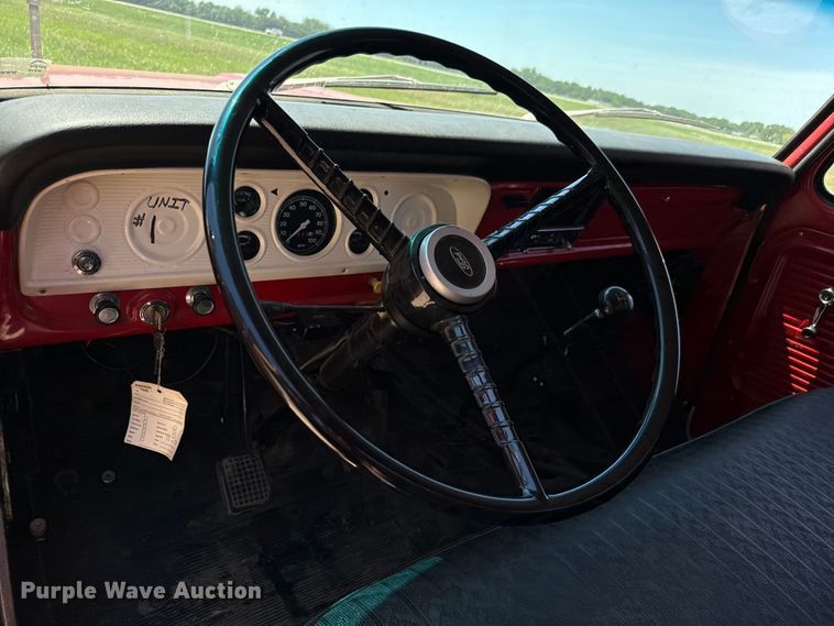 image for item NL9975 1972 Ford F600 pumper fire truck