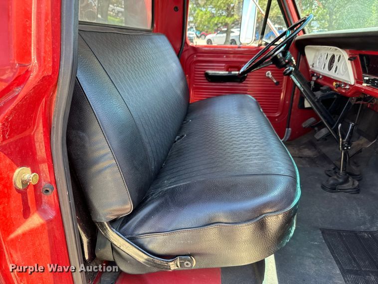 image for item NL9975 1972 Ford F600 pumper fire truck