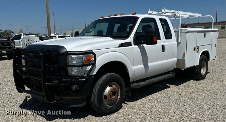 image for item NL9986 2016 Ford F350 Super Duty XL  SuperCab utility bed pickup truck