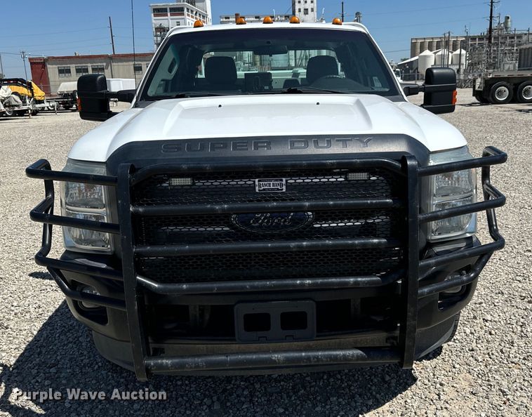 image for item NL9986 2016 Ford F350 Super Duty XL  SuperCab utility bed pickup truck