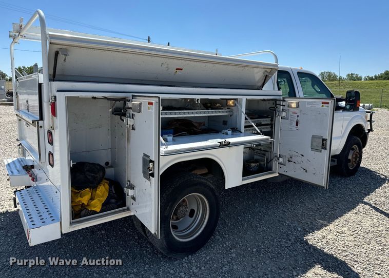 image for item NL9986 2016 Ford F350 Super Duty XL  SuperCab utility bed pickup truck