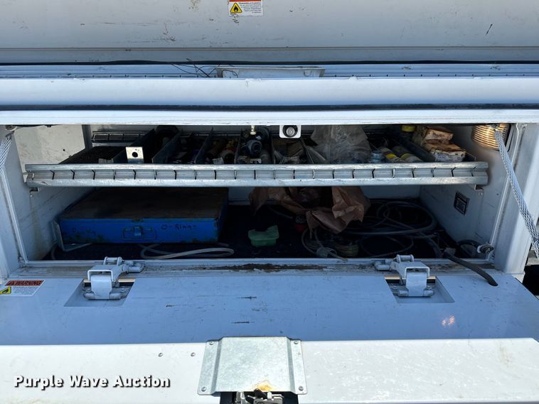 image for item NL9986 2016 Ford F350 Super Duty XL  SuperCab utility bed pickup truck