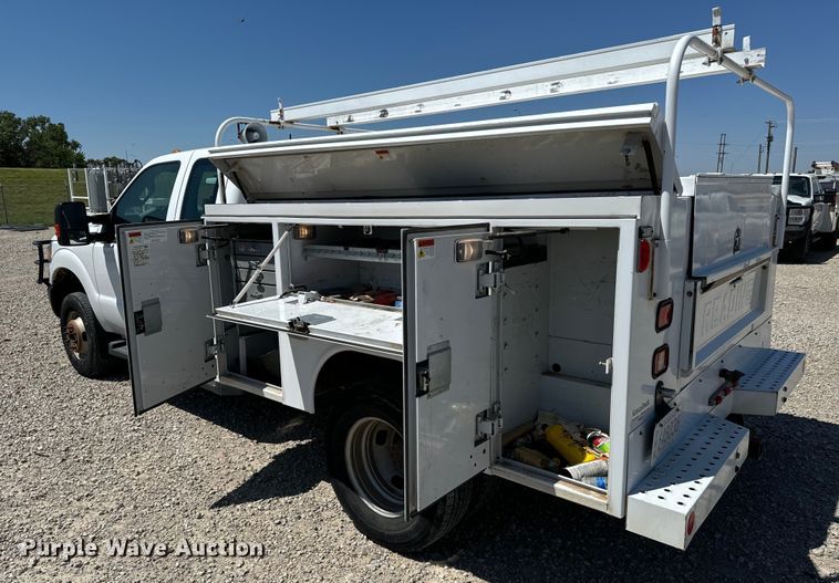 image for item NL9986 2016 Ford F350 Super Duty XL  SuperCab utility bed pickup truck