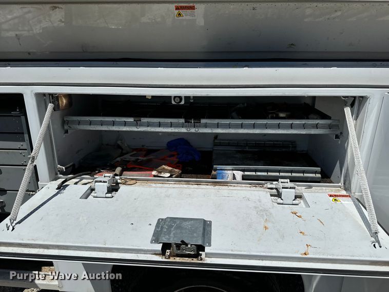 image for item NL9986 2016 Ford F350 Super Duty XL  SuperCab utility bed pickup truck