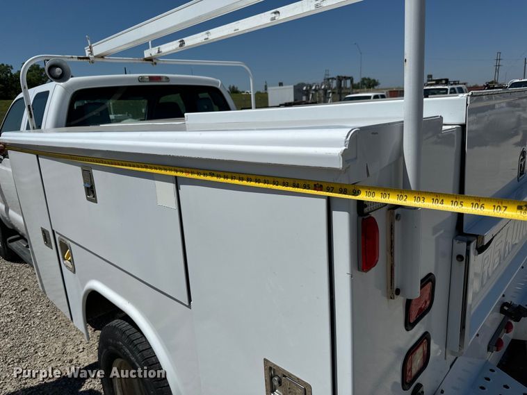 image for item NL9986 2016 Ford F350 Super Duty XL  SuperCab utility bed pickup truck