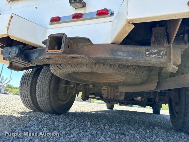 image for item NL9986 2016 Ford F350 Super Duty XL  SuperCab utility bed pickup truck