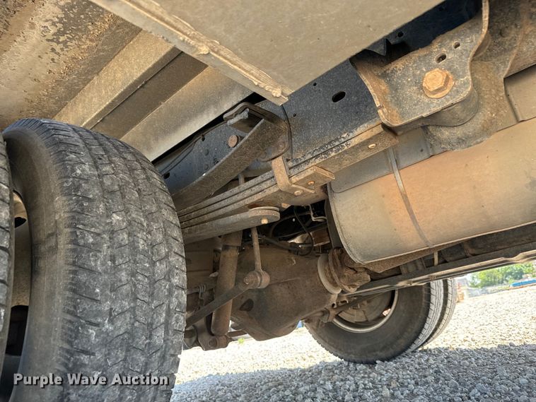 image for item NL9986 2016 Ford F350 Super Duty XL  SuperCab utility bed pickup truck