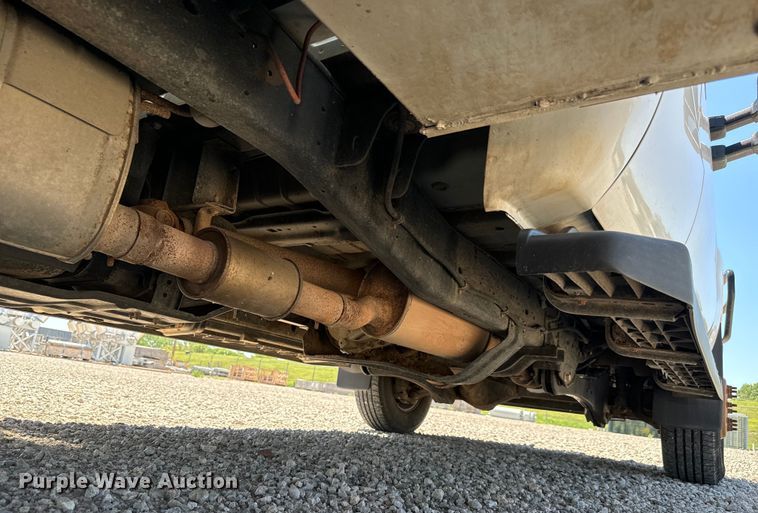 image for item NL9986 2016 Ford F350 Super Duty XL  SuperCab utility bed pickup truck