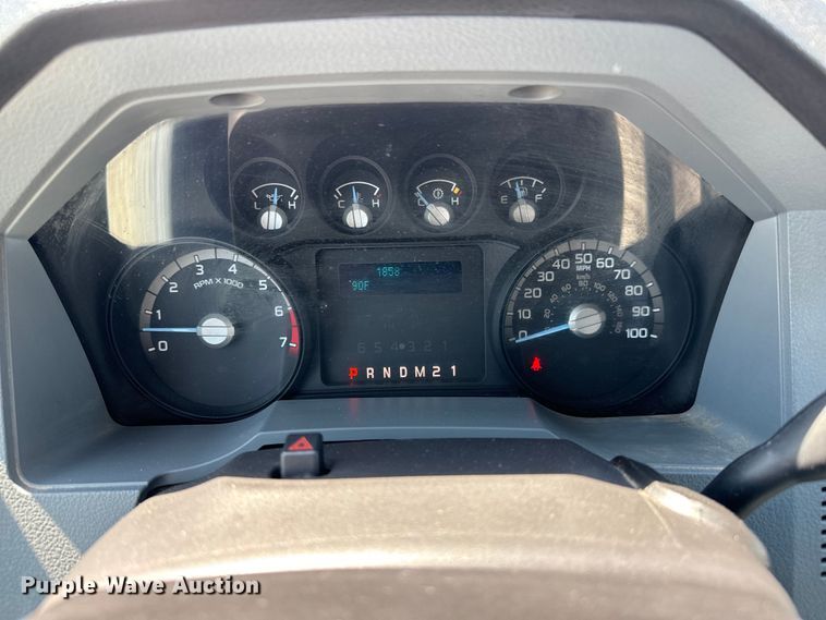 image for item NL9986 2016 Ford F350 Super Duty XL  SuperCab utility bed pickup truck