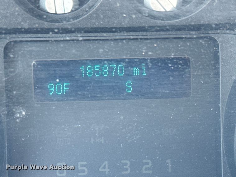 image for item NL9986 2016 Ford F350 Super Duty XL  SuperCab utility bed pickup truck