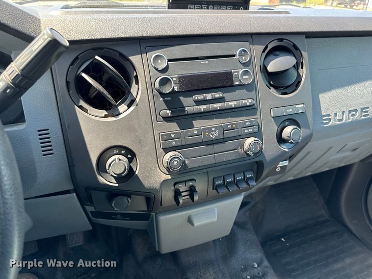 image for item NL9986 2016 Ford F350 Super Duty XL  SuperCab utility bed pickup truck