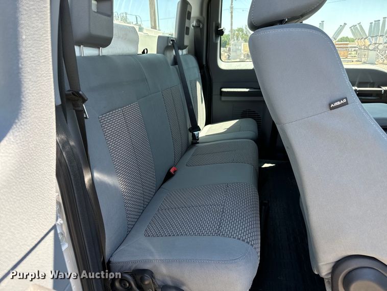 image for item NL9986 2016 Ford F350 Super Duty XL  SuperCab utility bed pickup truck