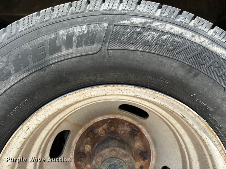 image for item NL9986 2016 Ford F350 Super Duty XL  SuperCab utility bed pickup truck