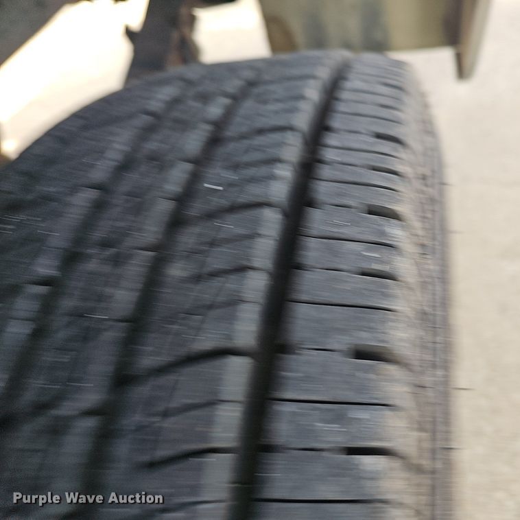 2000 Chevrolet K2500 utility bed pickup truck in TX Item