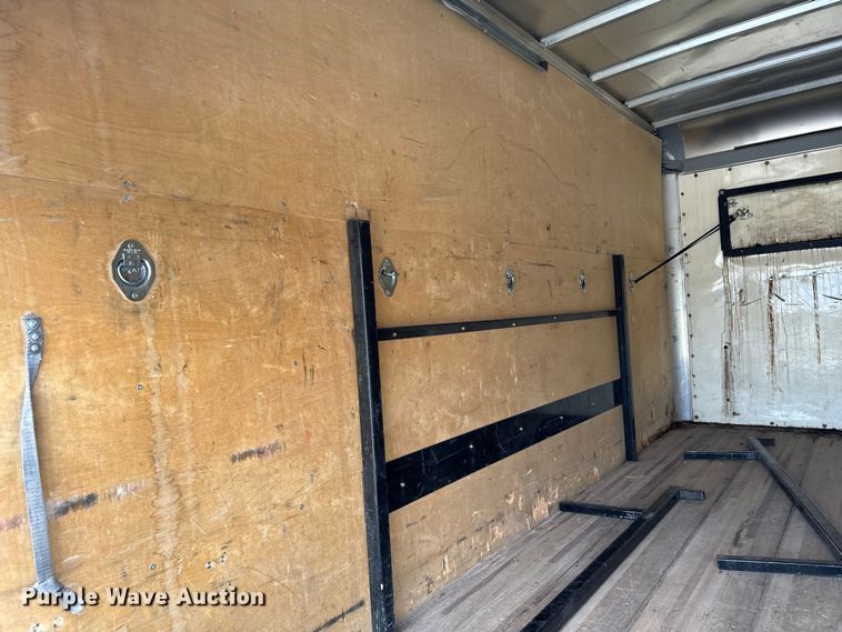 image for item NQ9568 2017 Chevrolet  G3500 box truck