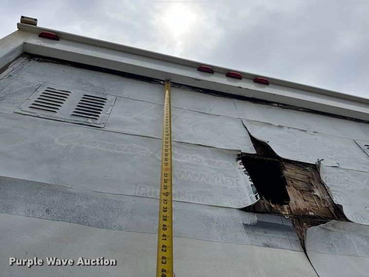 image for item NQ9568 2017 Chevrolet  G3500 box truck