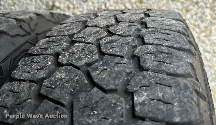 image for item NQ9568 2017 Chevrolet  G3500 box truck