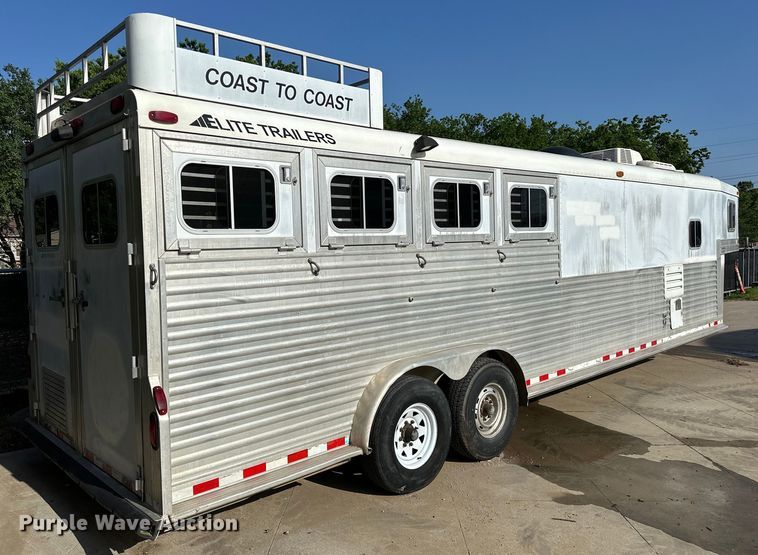 image for item NR9851 2000 Elite horse trailer