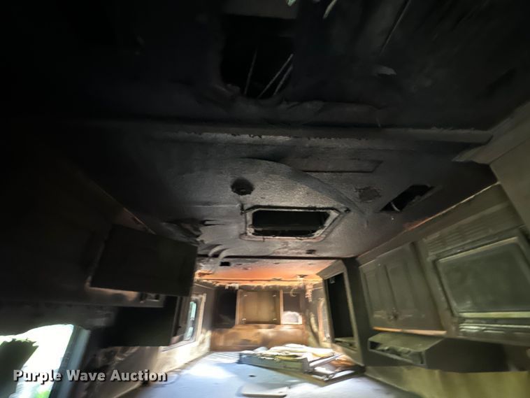 image for item NR9851 2000 Elite horse trailer