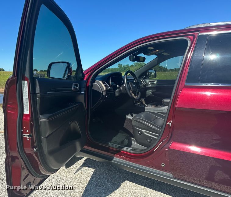 image for item NR9972 2017 Jeep Grand Cherokee Limited  SUV