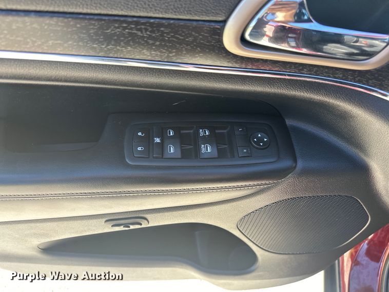 image for item NR9972 2017 Jeep Grand Cherokee Limited  SUV