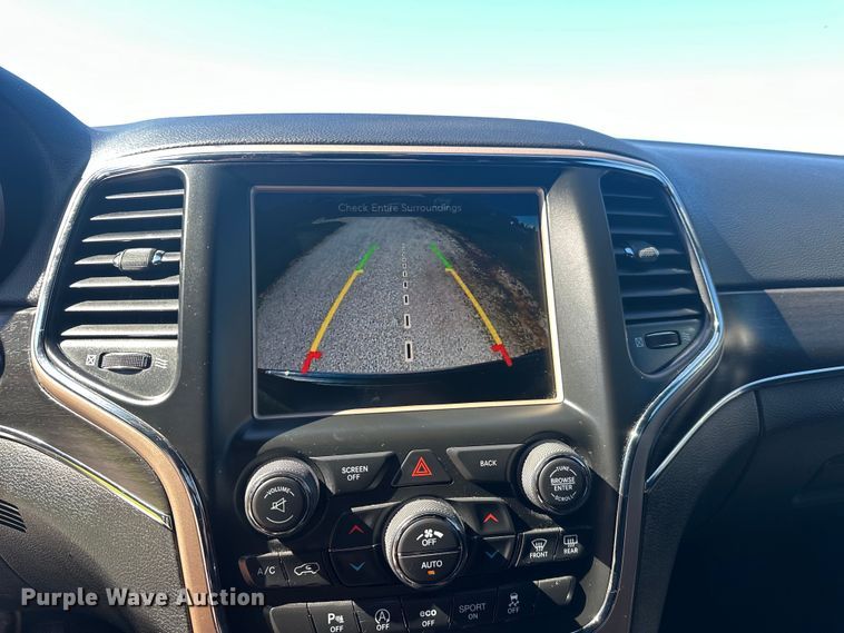 image for item NR9972 2017 Jeep Grand Cherokee Limited  SUV