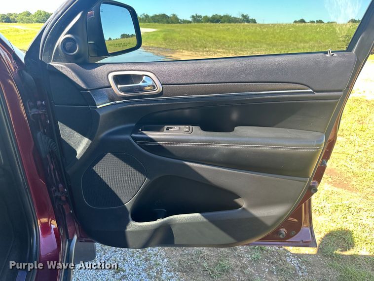 image for item NR9972 2017 Jeep Grand Cherokee Limited  SUV