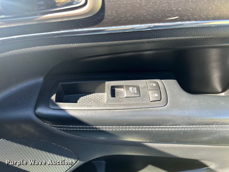 image for item NR9972 2017 Jeep Grand Cherokee Limited  SUV