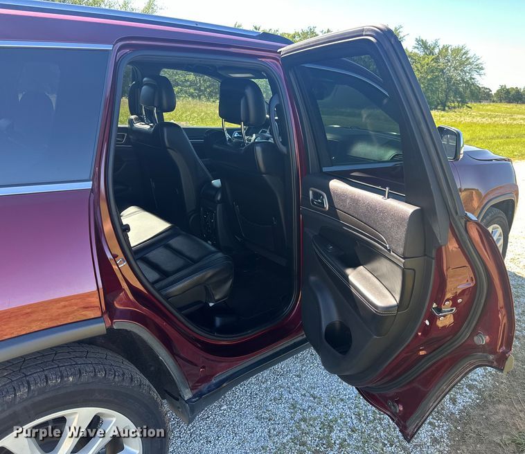 image for item NR9972 2017 Jeep Grand Cherokee Limited  SUV