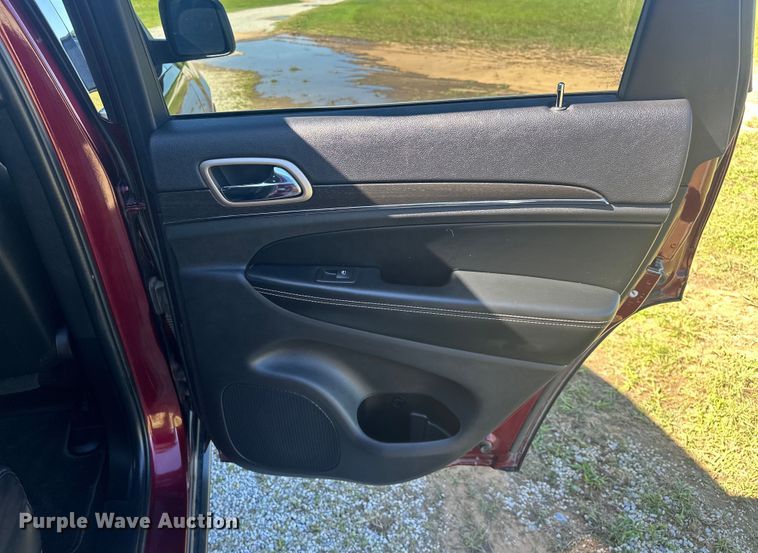 image for item NR9972 2017 Jeep Grand Cherokee Limited  SUV