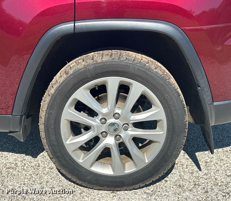 image for item NR9972 2017 Jeep Grand Cherokee Limited  SUV