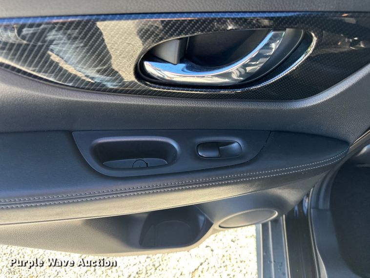 image for item NR9975 2019 Nissan  Rogue  SL SUV