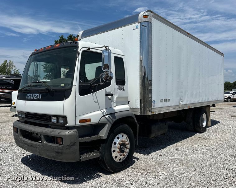 image for item NR9979 2005 Isuzu FTR box truck