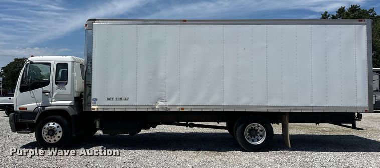 image for item NR9979 2005 Isuzu FTR box truck
