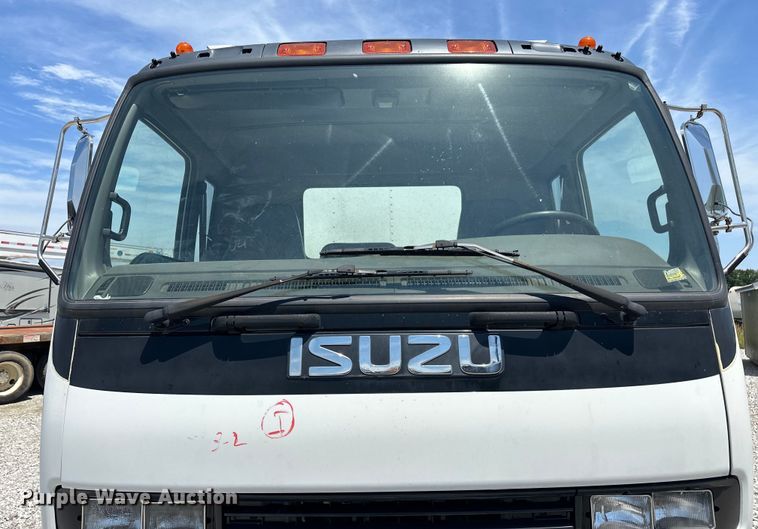 image for item NR9979 2005 Isuzu FTR box truck