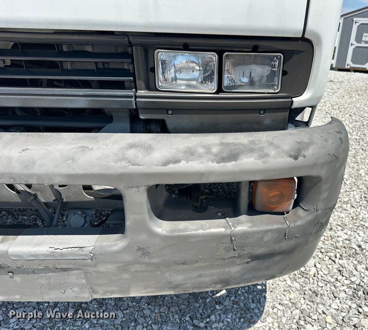 image for item NR9979 2005 Isuzu FTR box truck