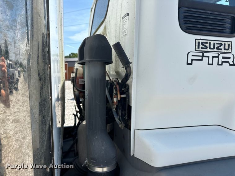 image for item NR9979 2005 Isuzu FTR box truck