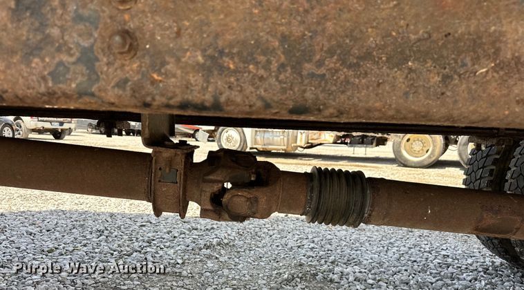 image for item NR9979 2005 Isuzu FTR box truck