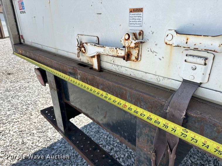 image for item NR9979 2005 Isuzu FTR box truck