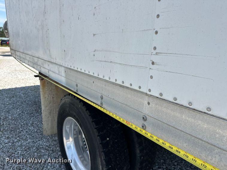 image for item NR9979 2005 Isuzu FTR box truck