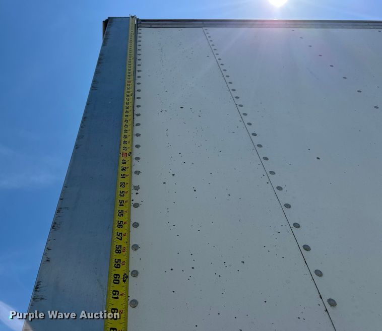 image for item NR9979 2005 Isuzu FTR box truck