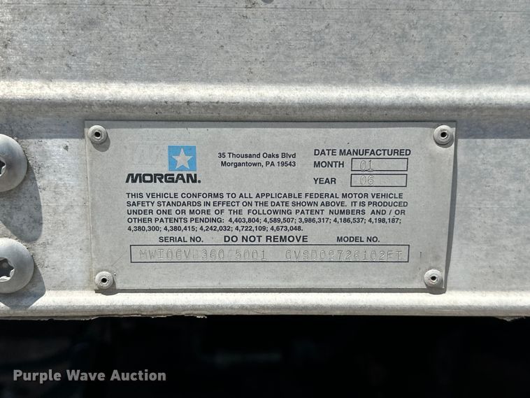 image for item NR9979 2005 Isuzu FTR box truck