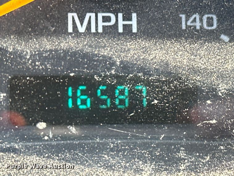 image for item NR9979 2005 Isuzu FTR box truck