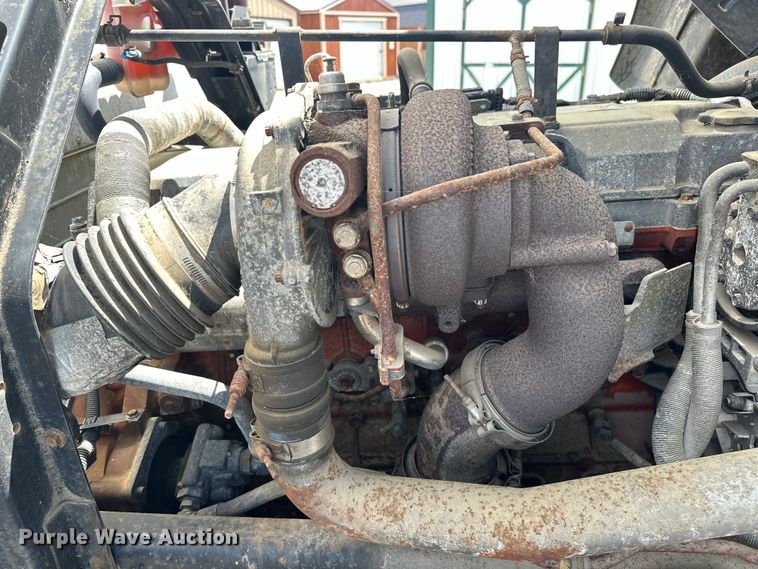 image for item NR9979 2005 Isuzu FTR box truck