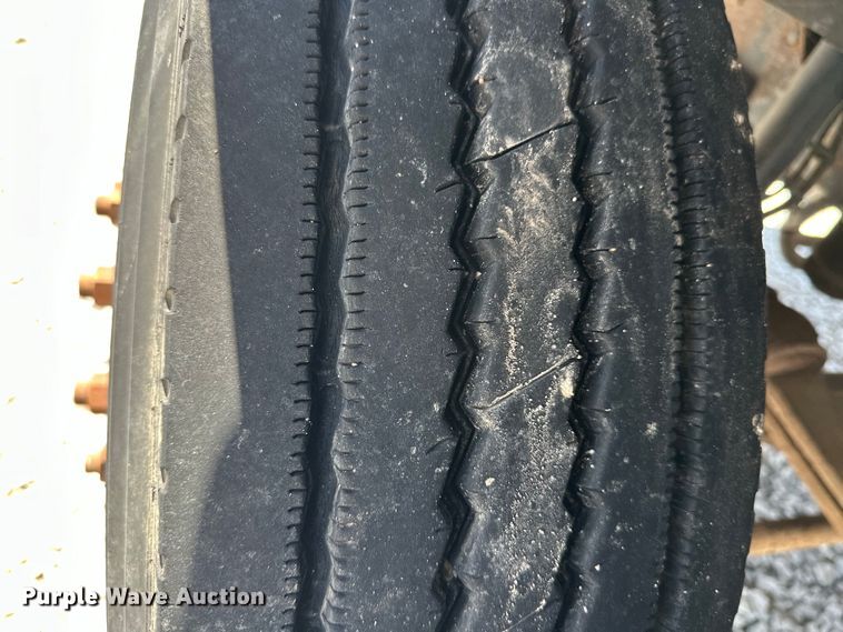 image for item NR9979 2005 Isuzu FTR box truck